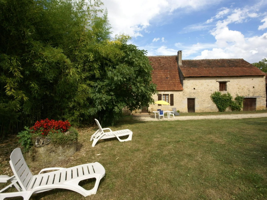 Graceful Home in Berbiguières, Valley of the Castles at 15min