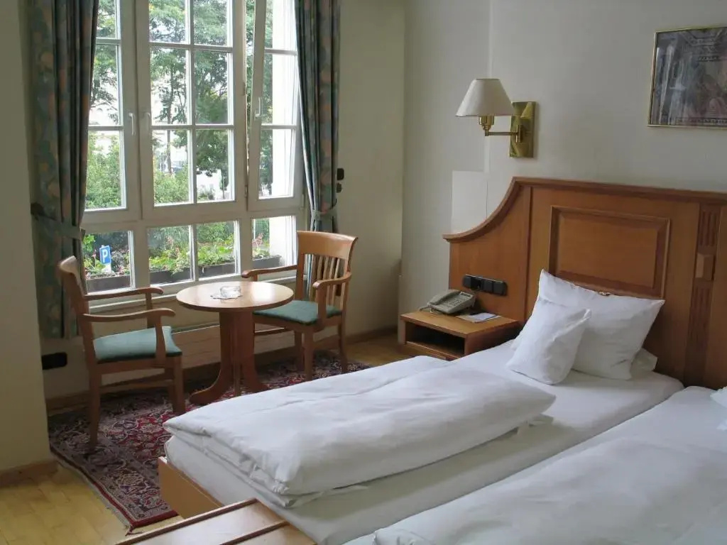 Römischer Kaiser - Chambres