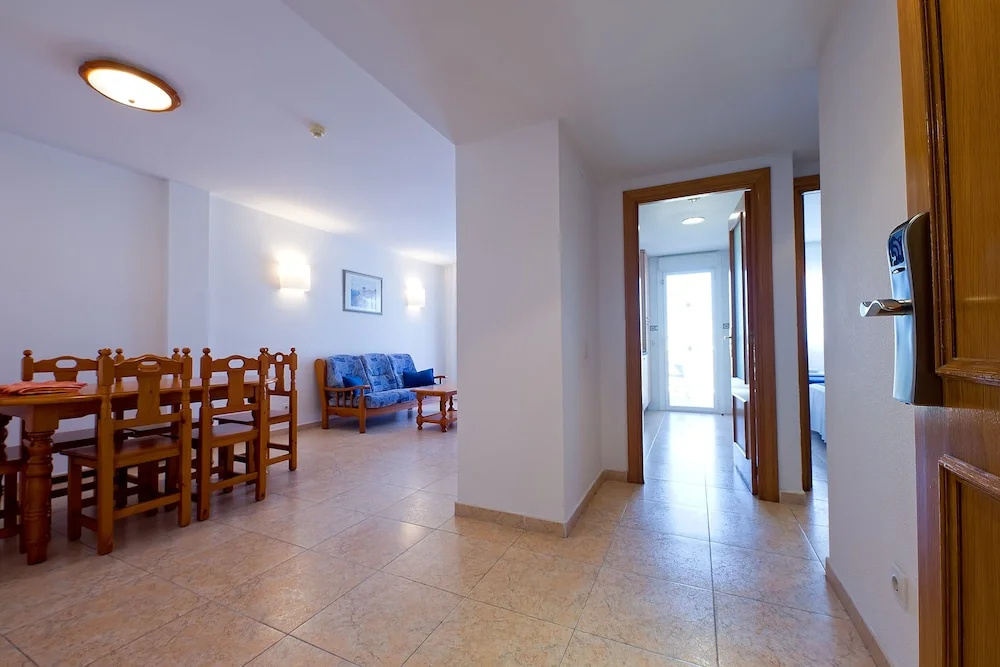 2 Bedrooms Family Apartment with pool view