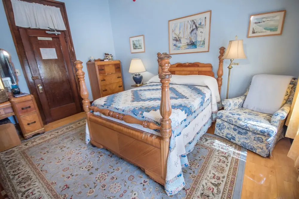 2 Bedrooms Double Suite (full double bed)