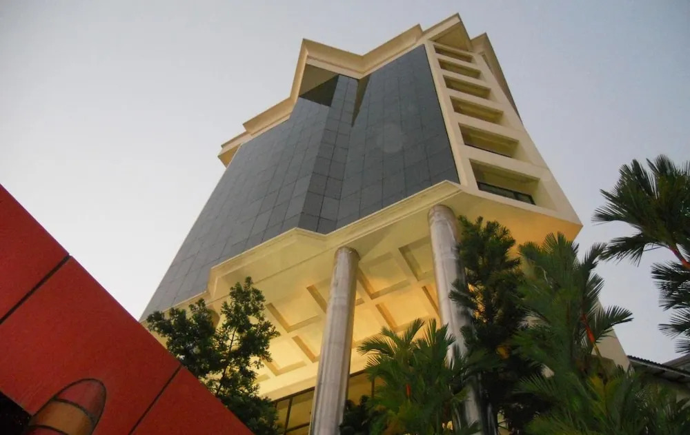 Gokulam Park — фото