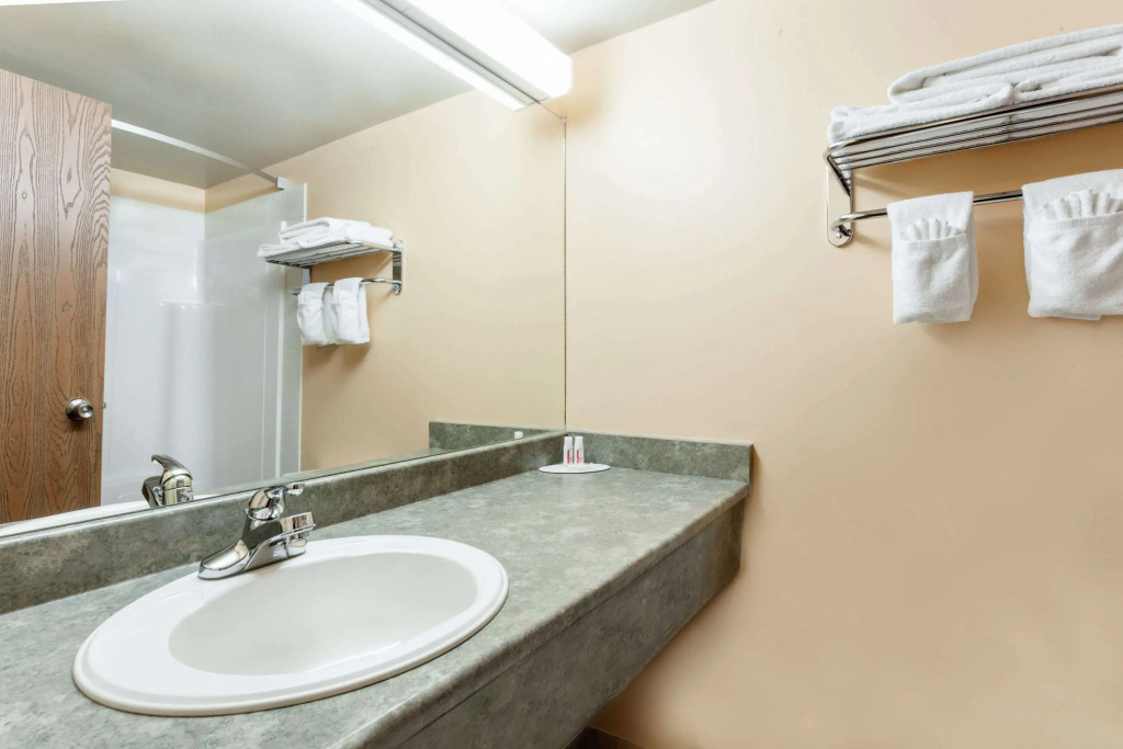 Super 8 by Wyndham Caraquet - фото 8