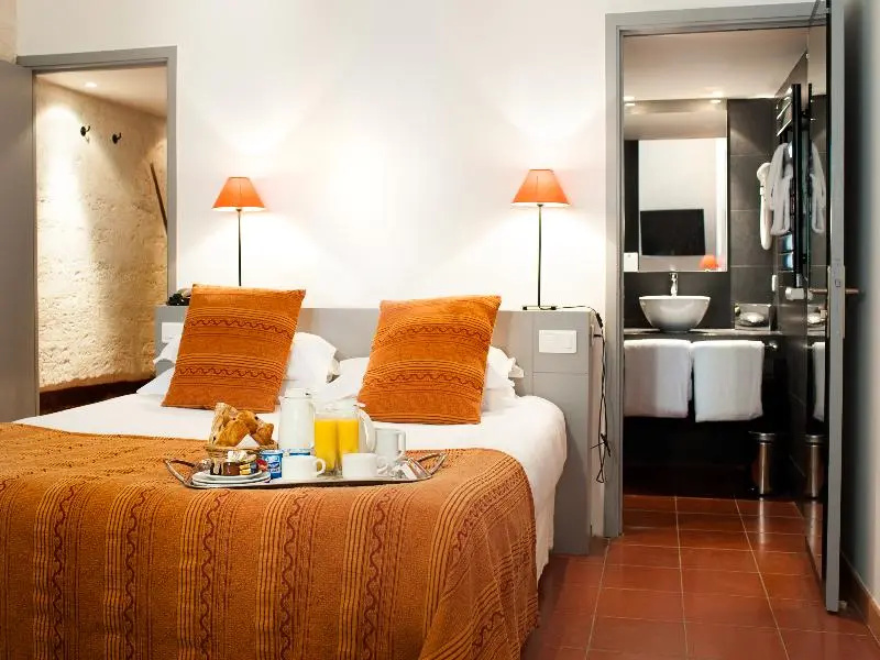 Standard Double room with balcony (full double bed)