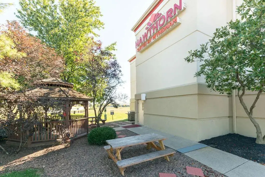 Hawthorn Suites By Wyndham Louisville/jeffersontown