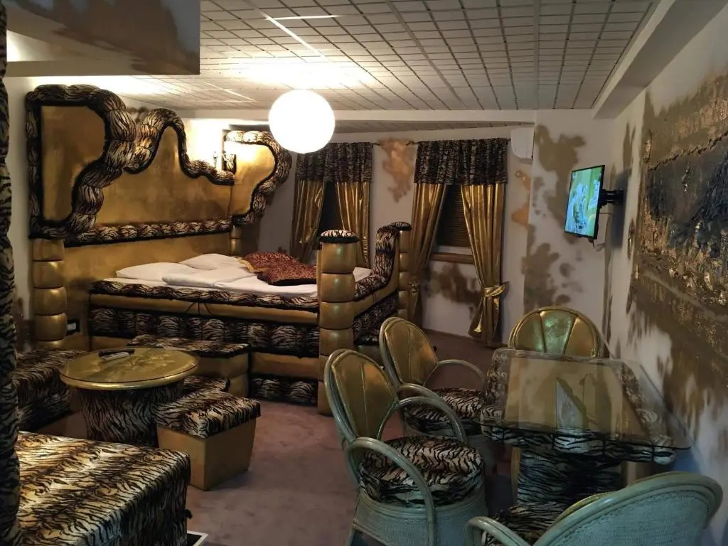 Bali Colosseum Hotel - Chambres