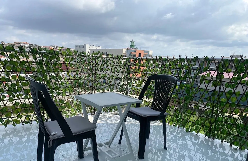 Elegant 2-bedroom Apartment in Chic Abidjan Neighborhood