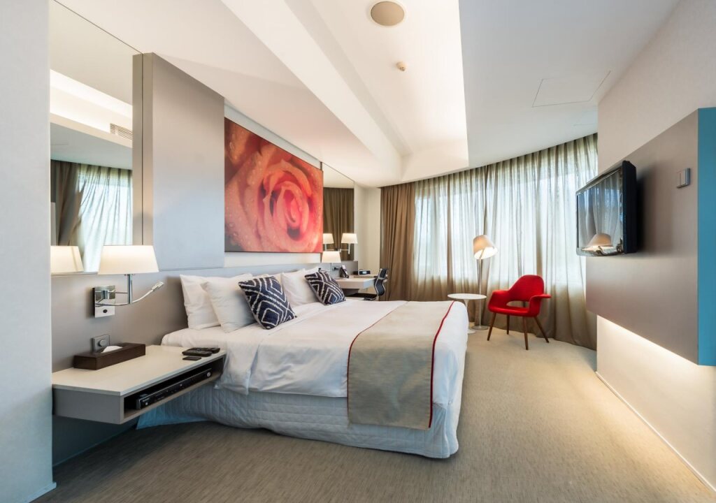 D'Hotel Singapore by null