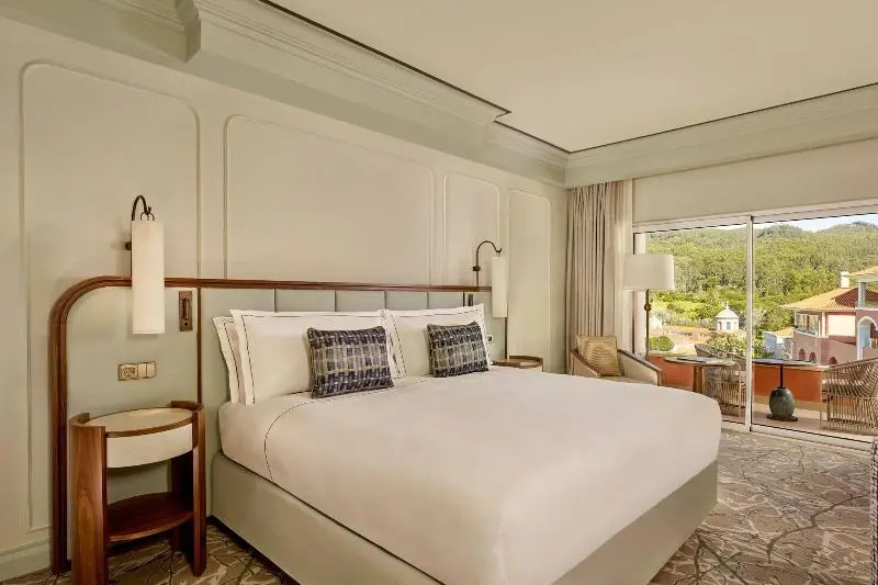 Deluxe Double room with park view (full double bed)
