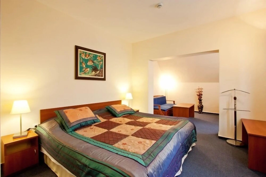 Hotel Cheap — 4