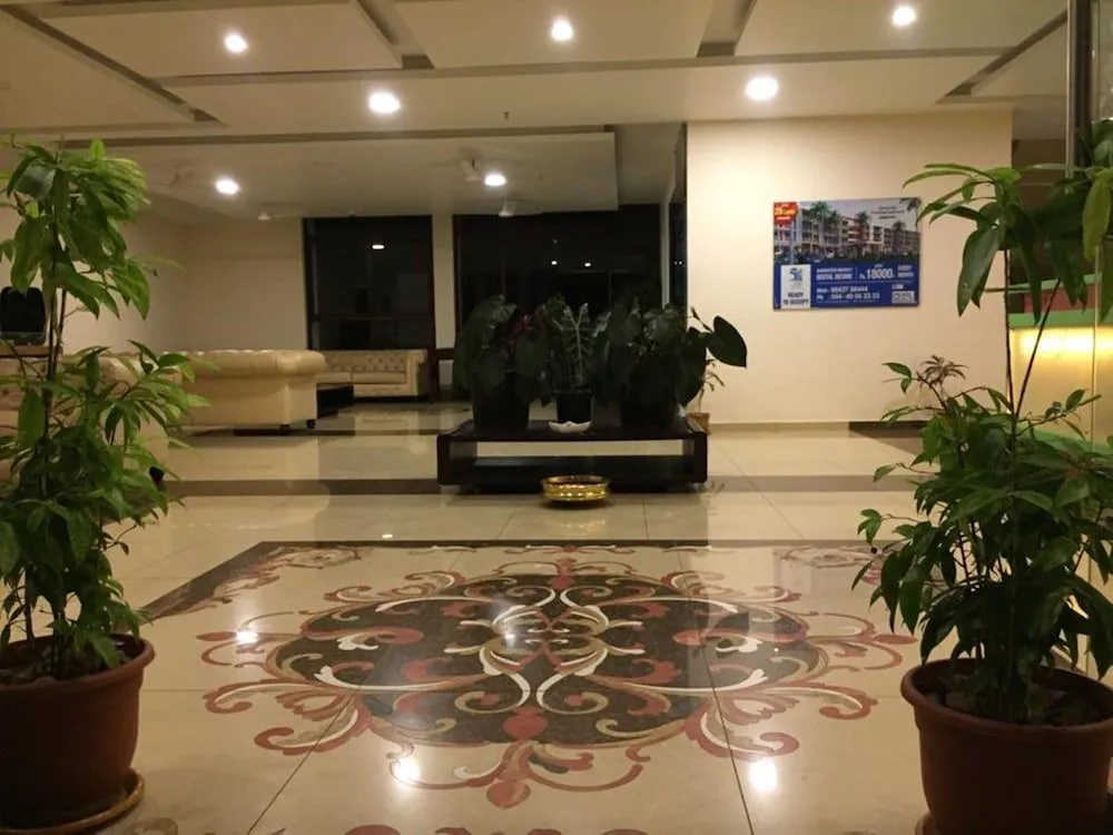 Lobby & Reception