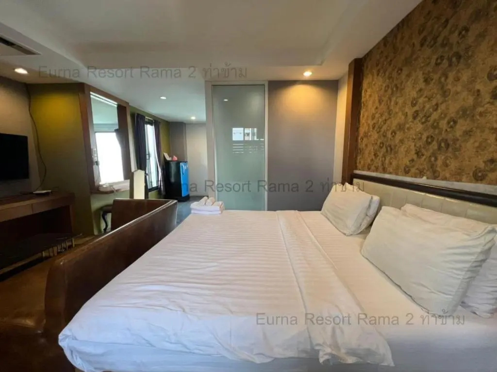 Deluxe Double room (full double bed)