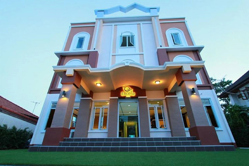 Excella Hotel