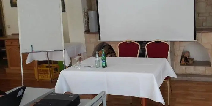 Food & Beverage