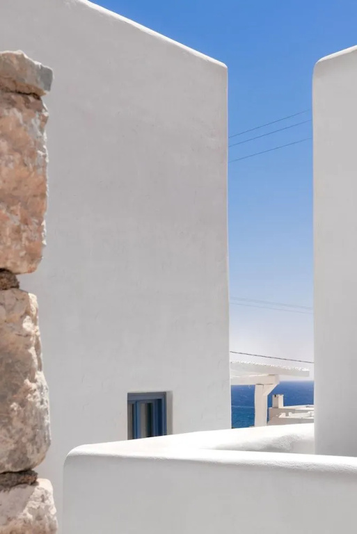 Camvillia Donoussa Village Suites