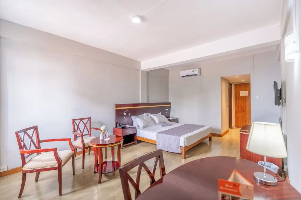Gold Crest Hotel - Chambres