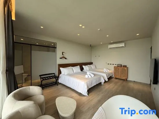Standard Family room with mountain view