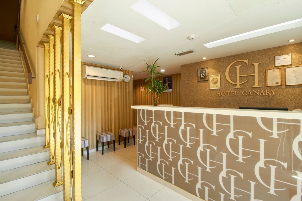 Canary Hotel — фото