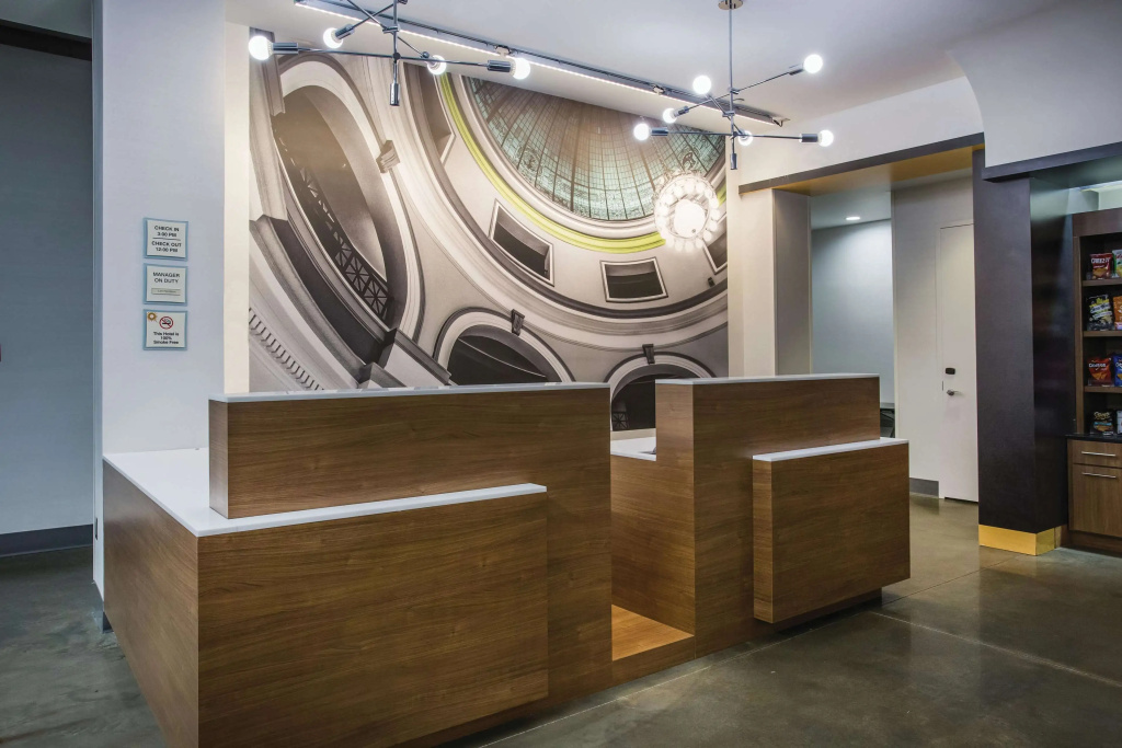 Lobby & Reception
