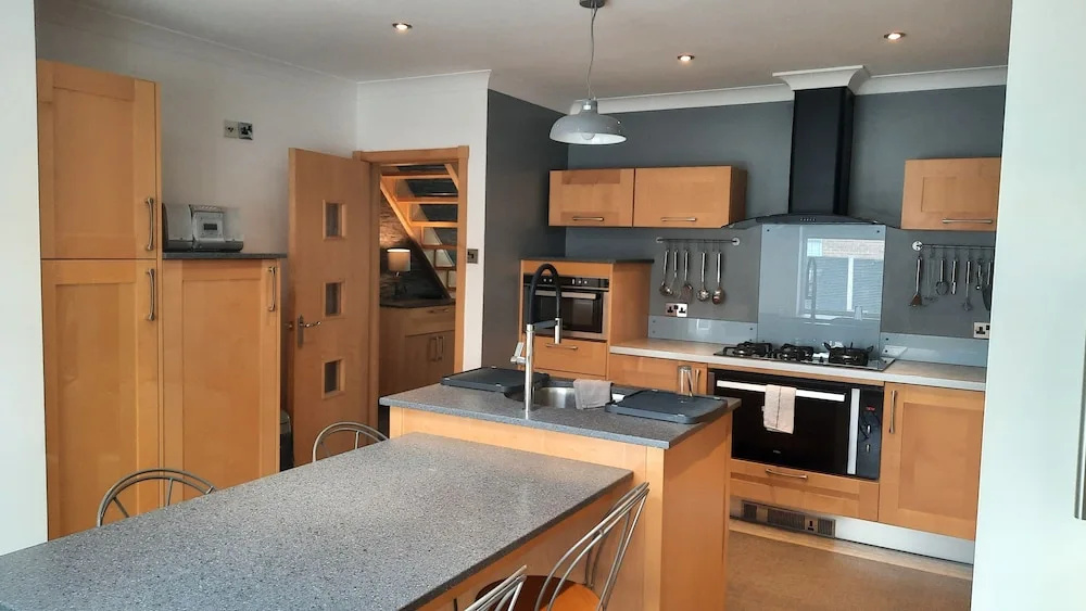 Impeccable 5-bed House in Stockton-on-tees - фото 15