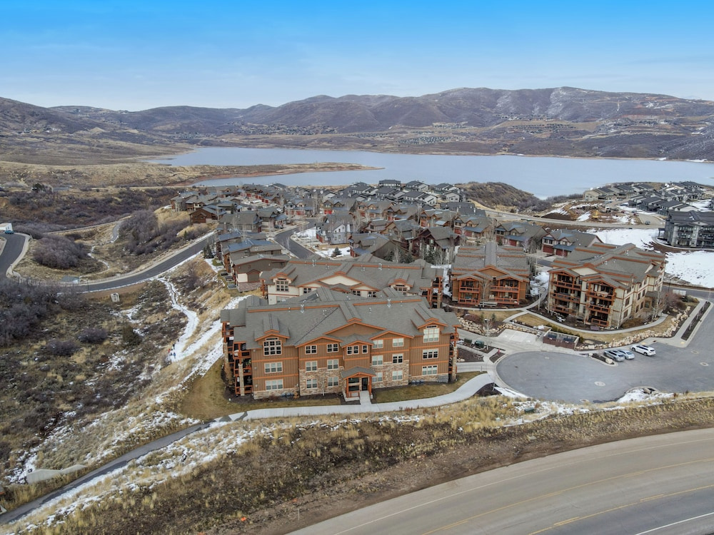 Ideal Condo 2 Minute Drive to Deer Valley's Lift