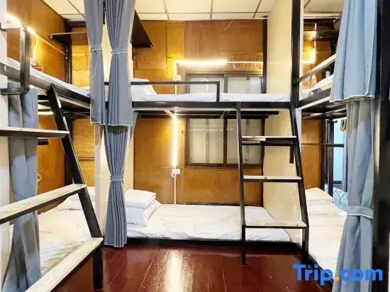Bed in Dorm (male dorm)