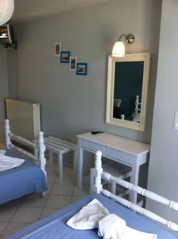 Economy Double Basement room (full double bed)