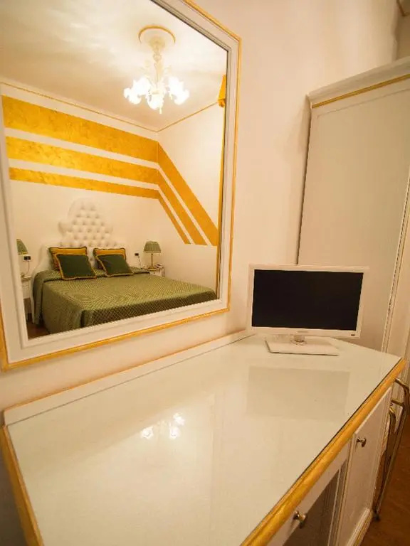 Economy room
