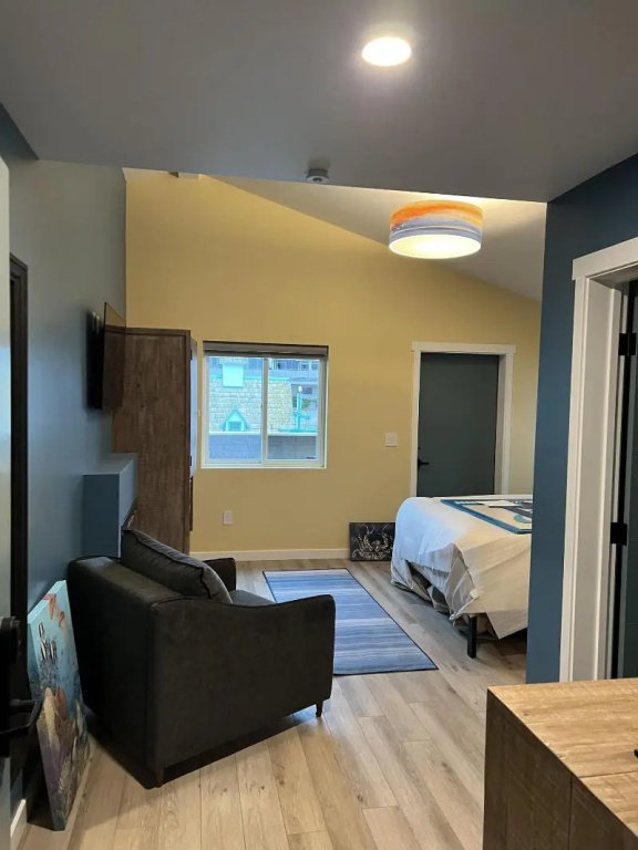 HarborWalk Inn — 2