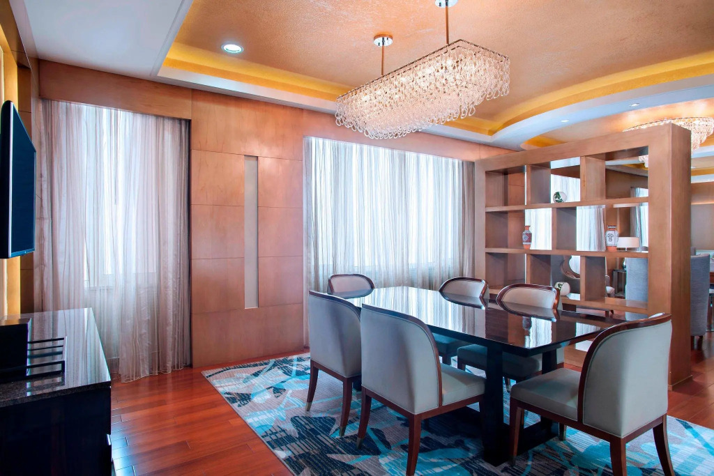 1 Bedroom Executive Double Suite with sea view full double bed