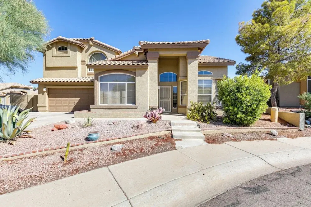 Pool & Spa! Goodyear Home, 1 Mi to Golfing