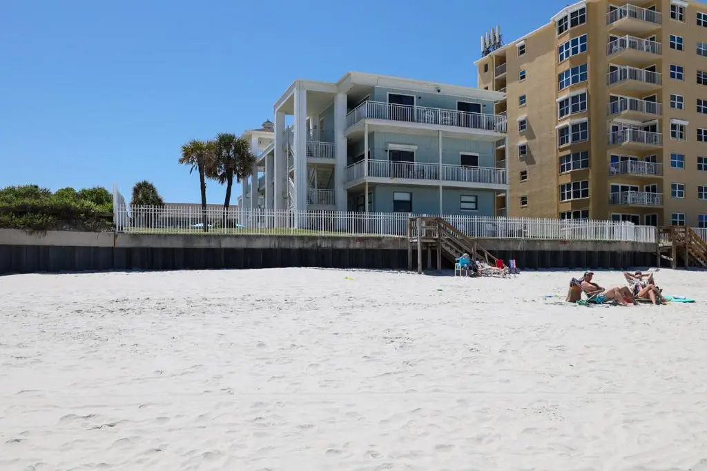 Beach & Waterfront