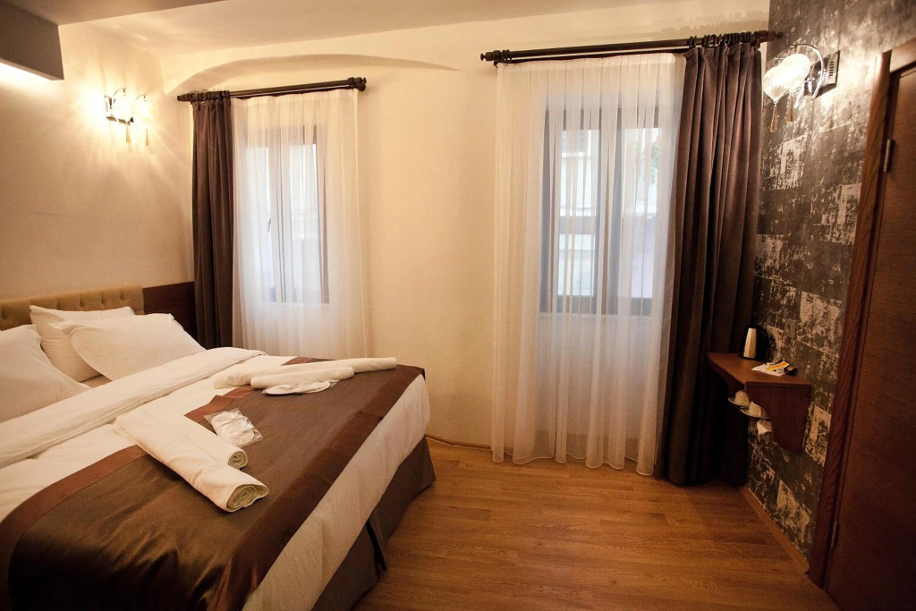 Pera Line Hotel — 4