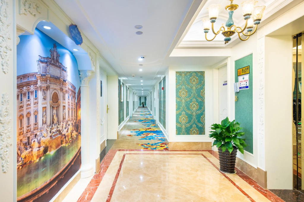 Lobby & Reception