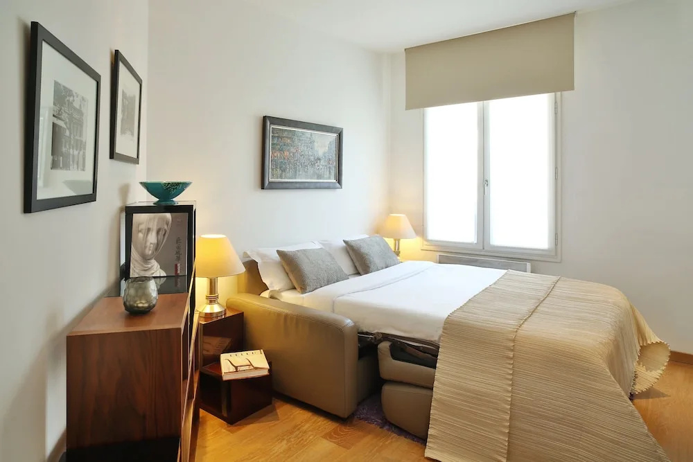 2 Bedrooms Deluxe Apartment with city view