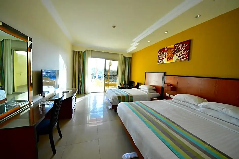 尊爵三重套房，設有陽台