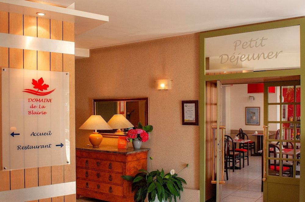 Lobby & Reception