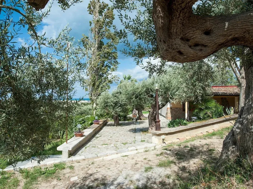 Lovely Holiday Home In Termini Imerese With Roofed Terrace