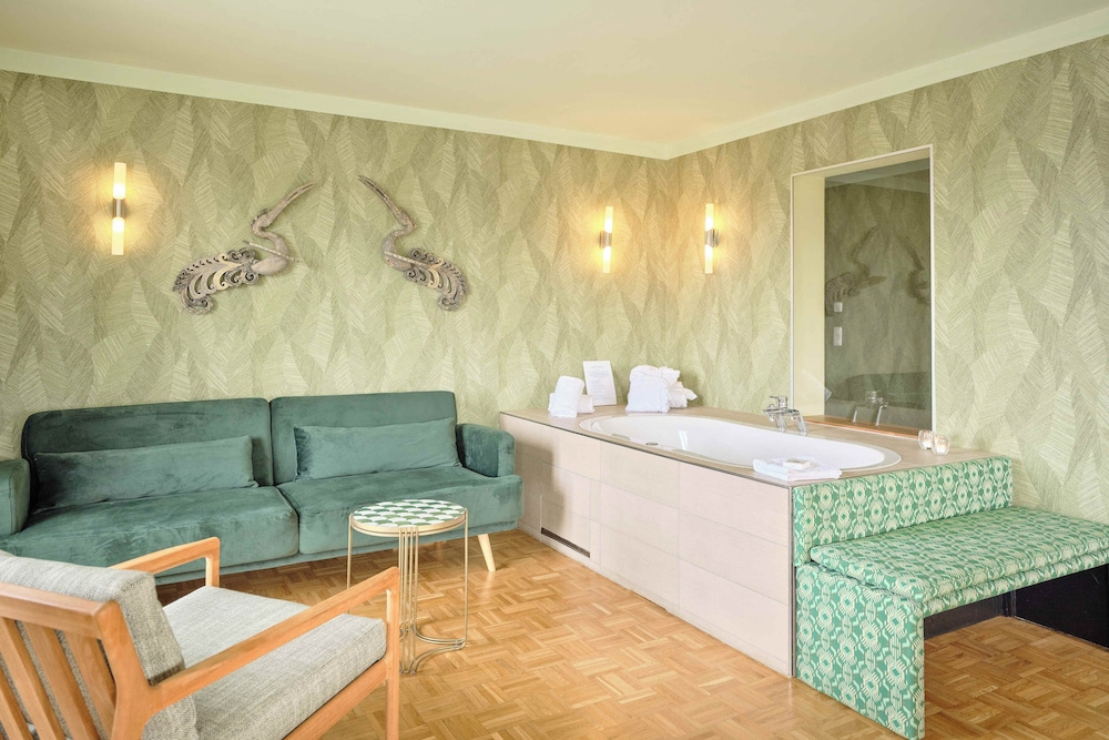 Standard Double room with balcony (full double bed)