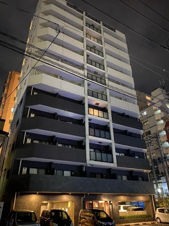 Local Hakata Apartment