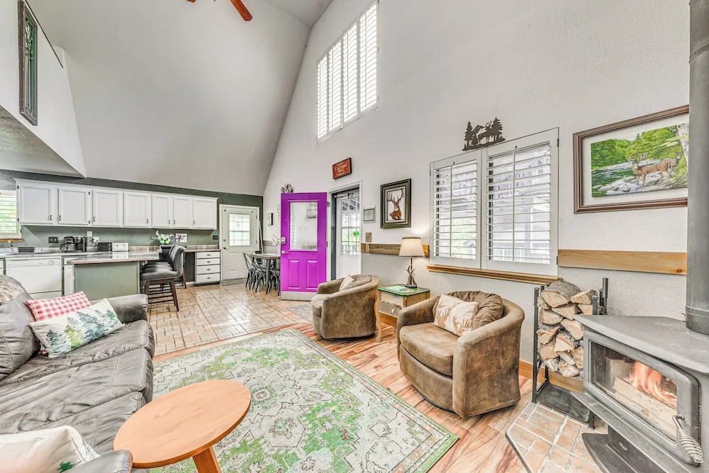 Quaint Cloudcroft Cabin w/ Stunning Forest Views! - фото 7