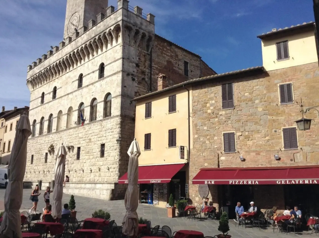 Lovely Apartment Piazza Grande