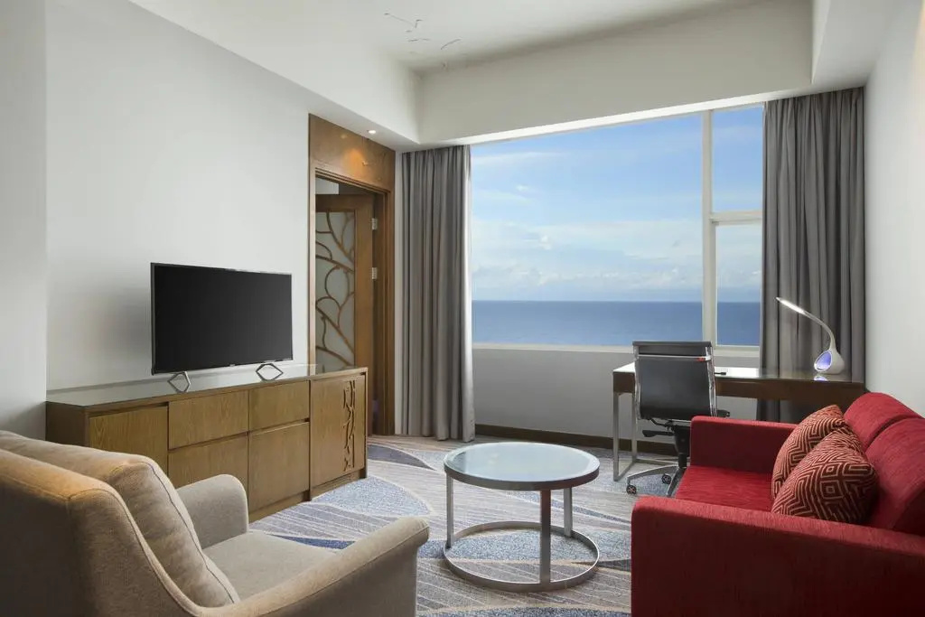 Suite with city view