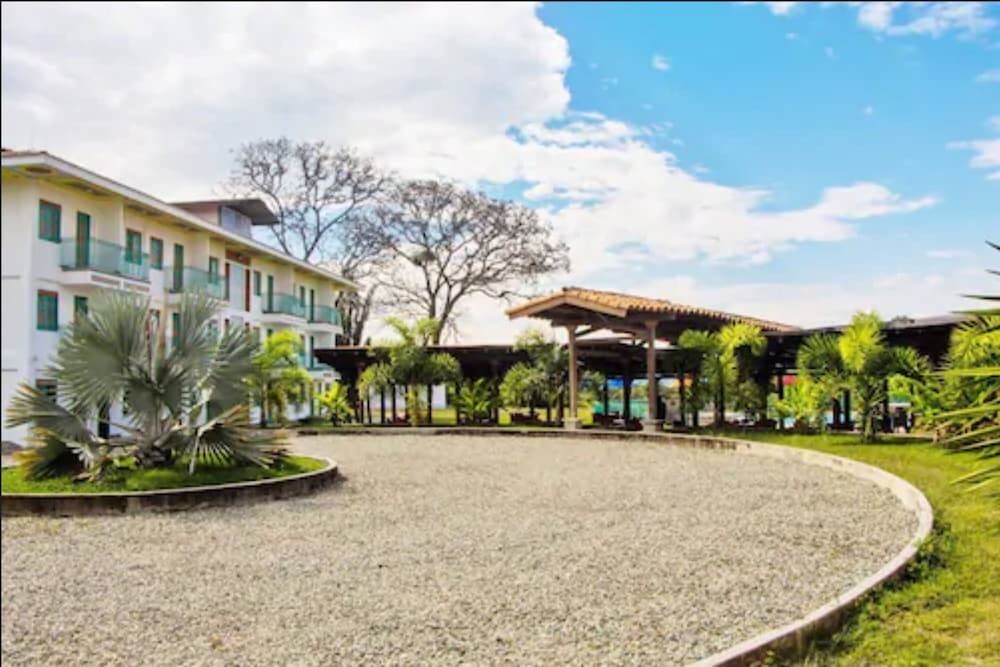 Hotel Campestre Paraiso Cafetero image
