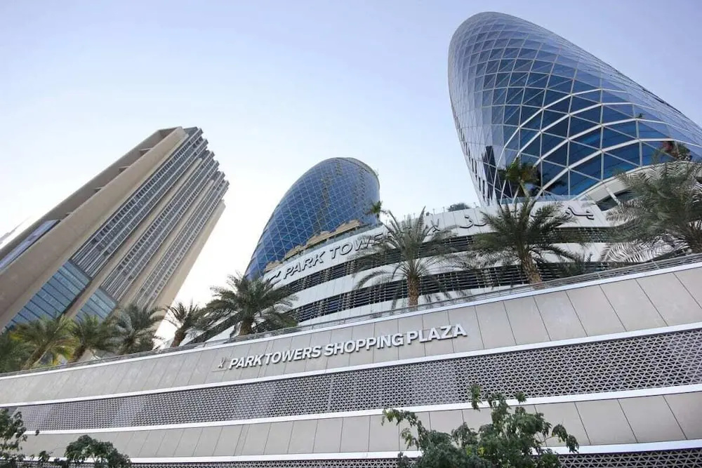 Spacious Apartment in the Classic Park Towers