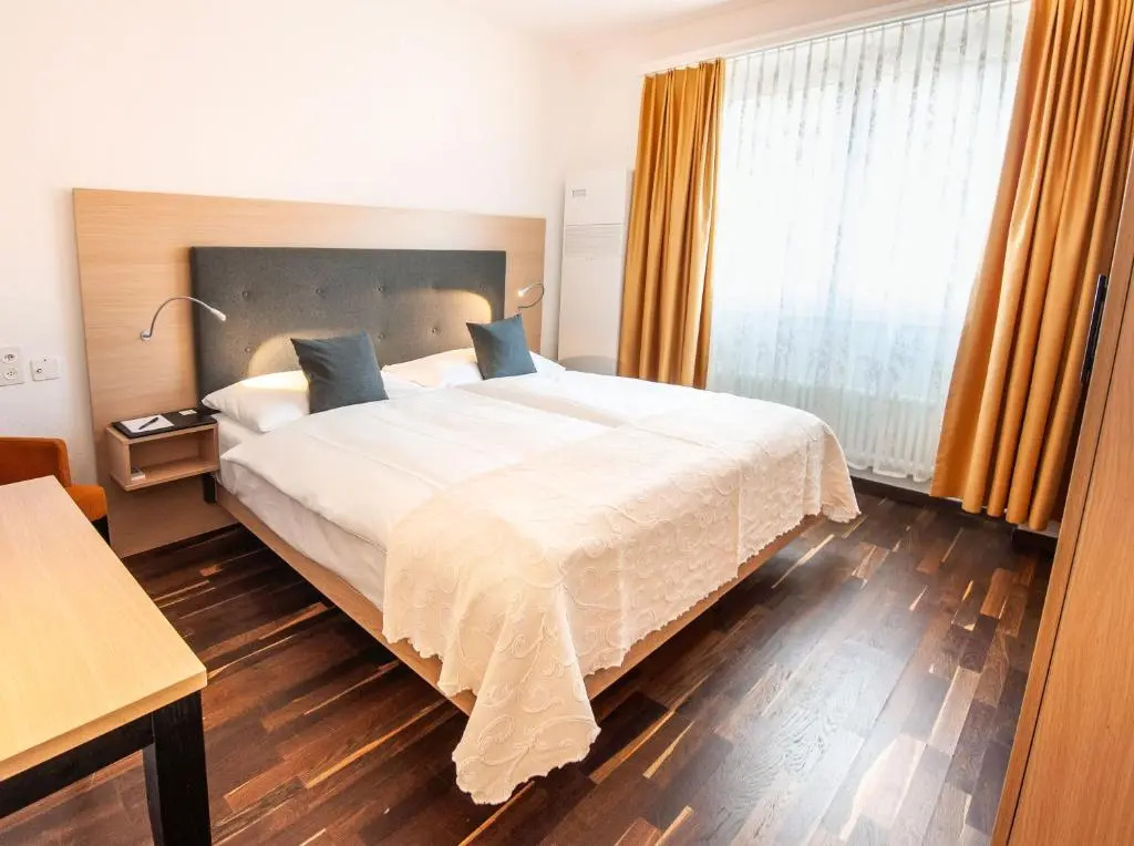 Standard Double room (full double bed)
