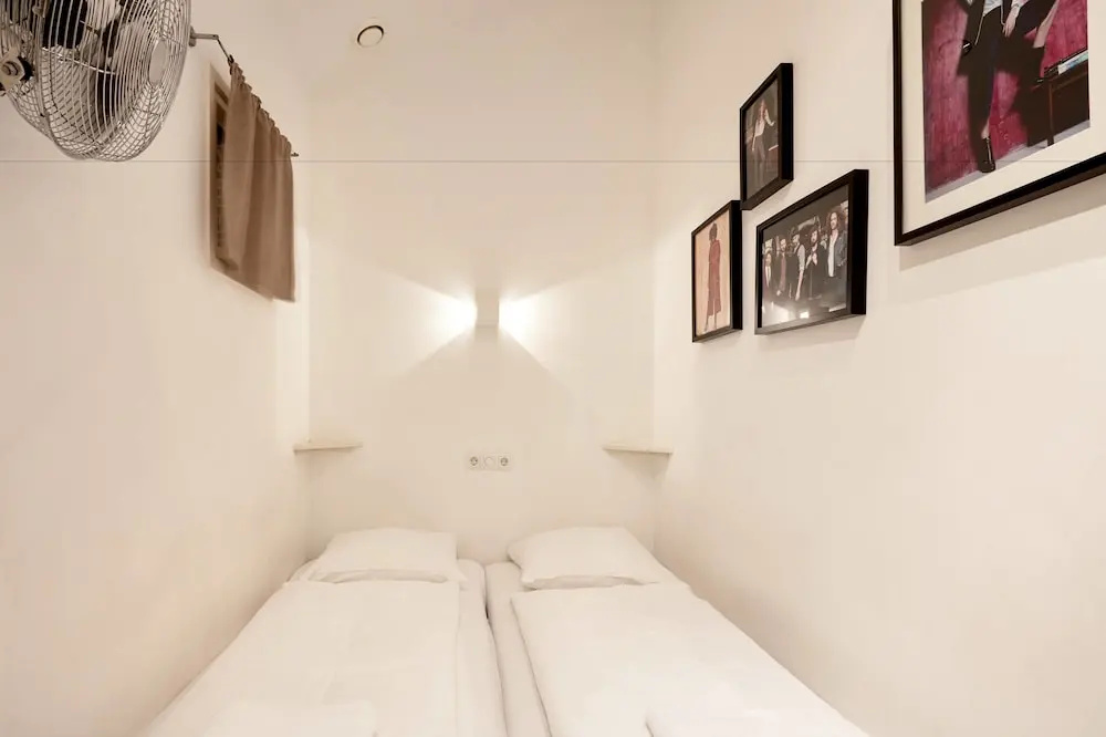 Hotel Not Hotel Amsterdam - Chambres