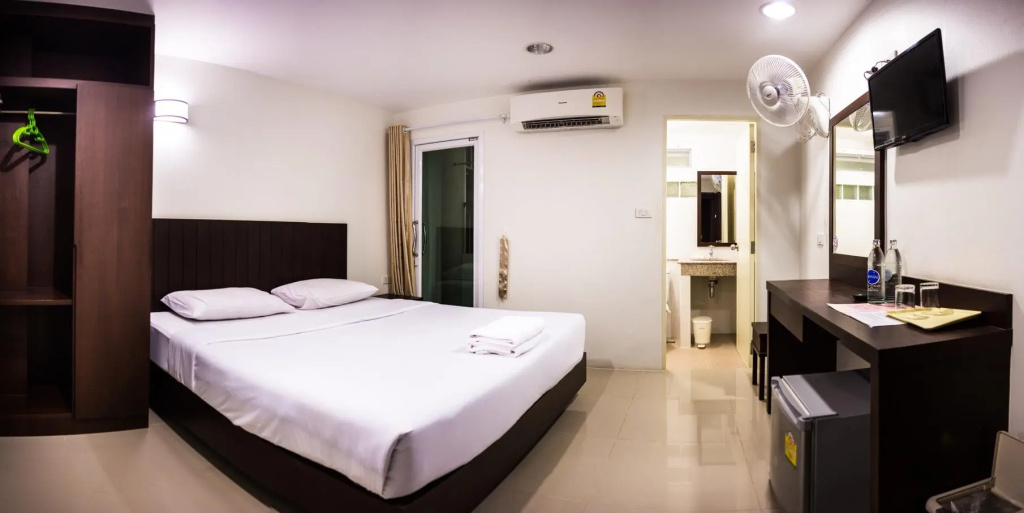 Economy room