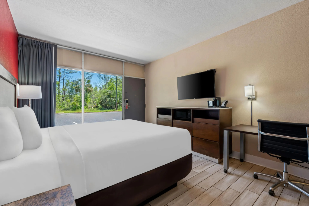 Econo Lodge Jennings — 5