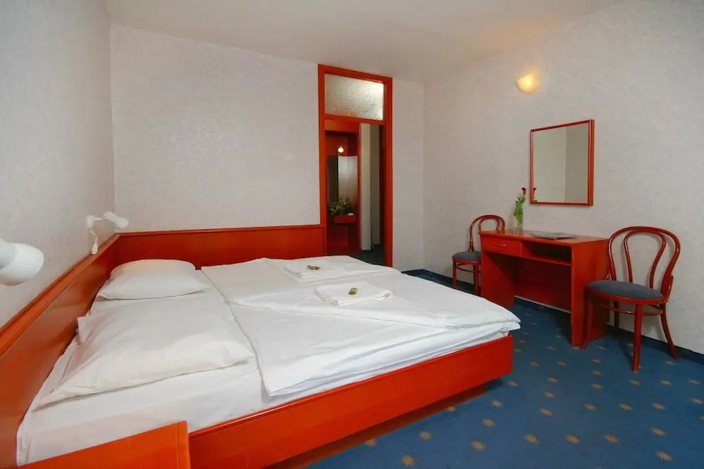 Comfort room