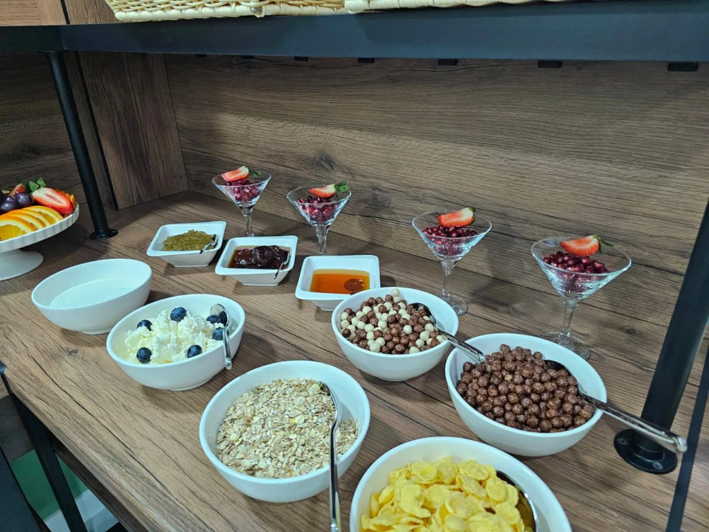 Food & Beverage